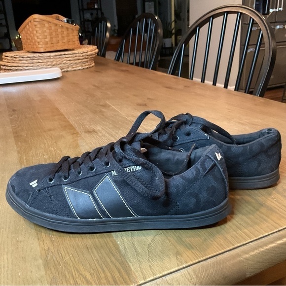 MACBETH Women’s size 9 Black Green Vegan Product Textile Lace Up Sneakers - Picture 4 of 11